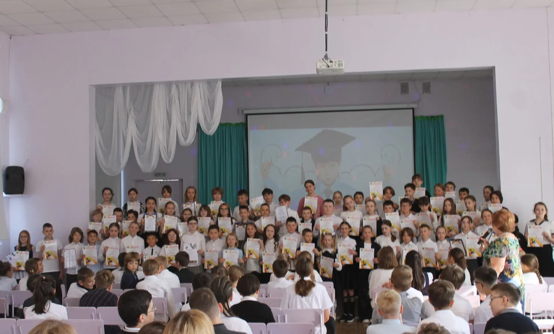 🎉 Праздник труда, таланта и творчества! Подводим итоги года в начальной школе 18 мая в актовом зале 