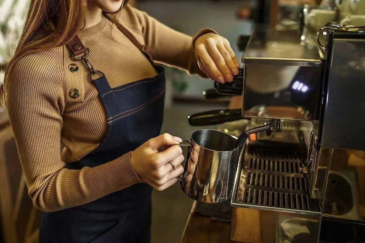 ☕️ Ищем бариста — в кофейню на Сулимова 26☕️Привет, друг! Кофейня «Coffeeko» ищет в сво...