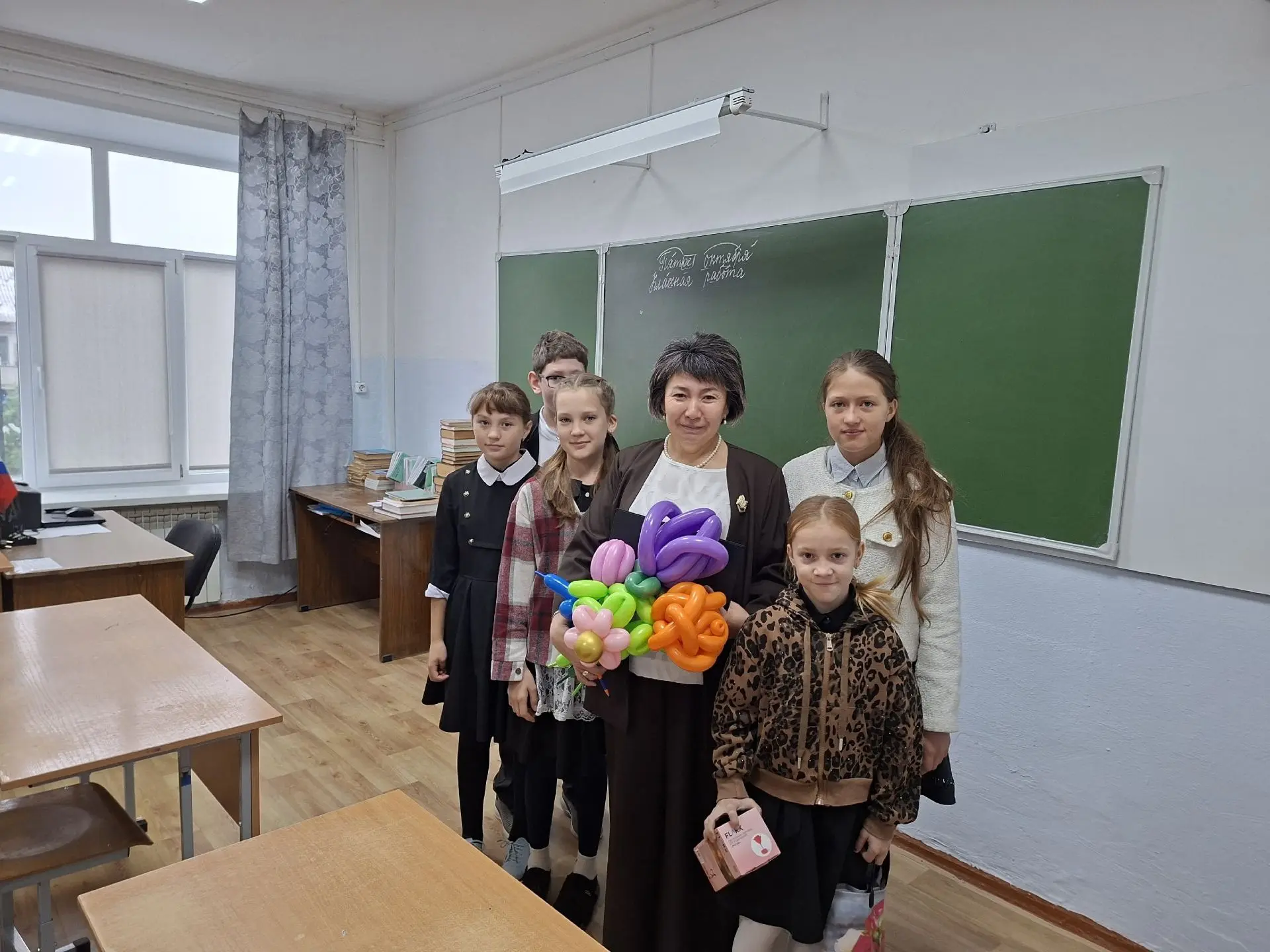 Сегодня в нашей школе прошел замечательный праздник, посвященный Дню учителя. Атмосфера...