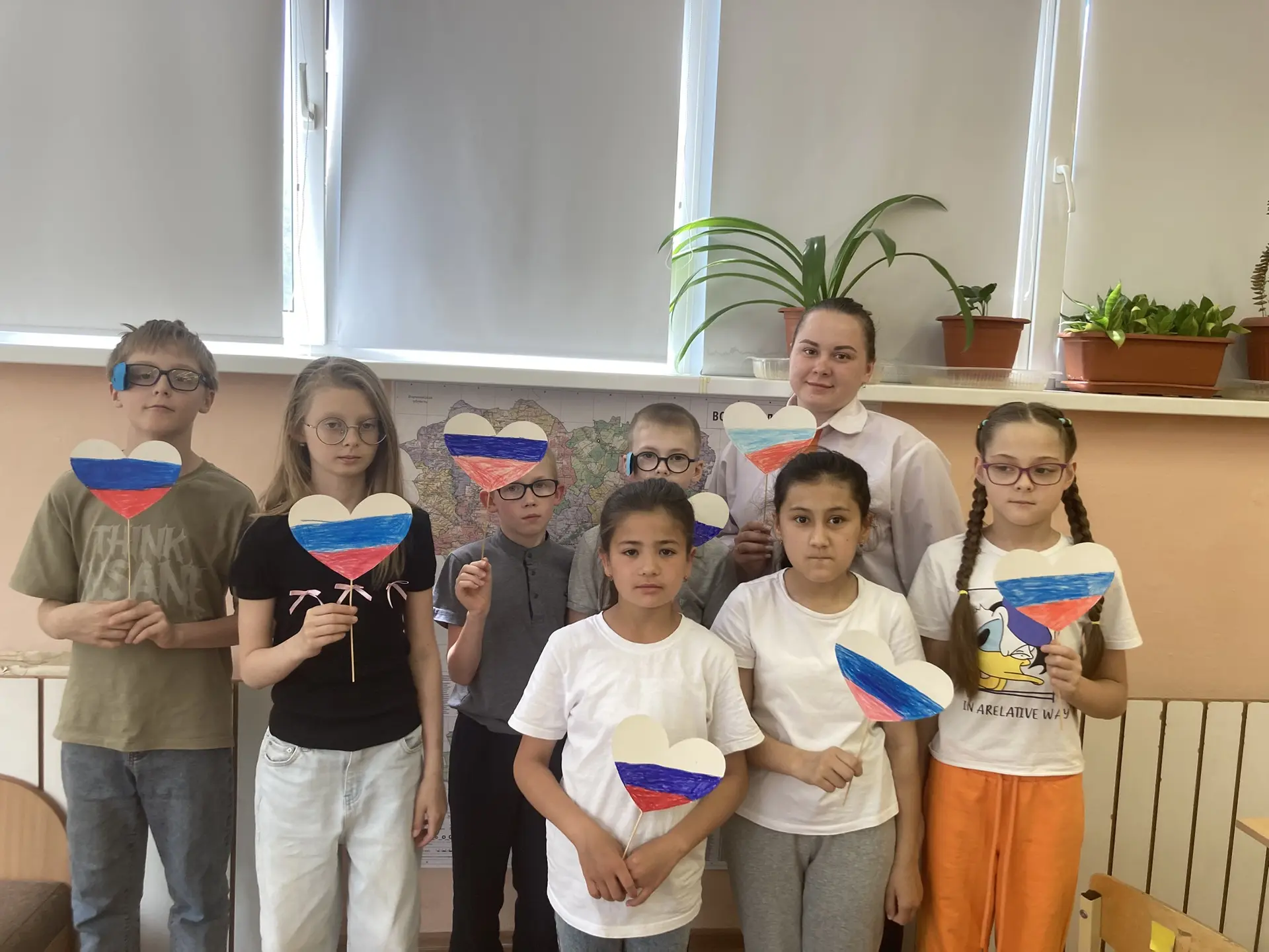 📸 12 июня — День России 🇷🇺

Вместе с третьеклассниками отметили праздник нашей Родины. Мы создали