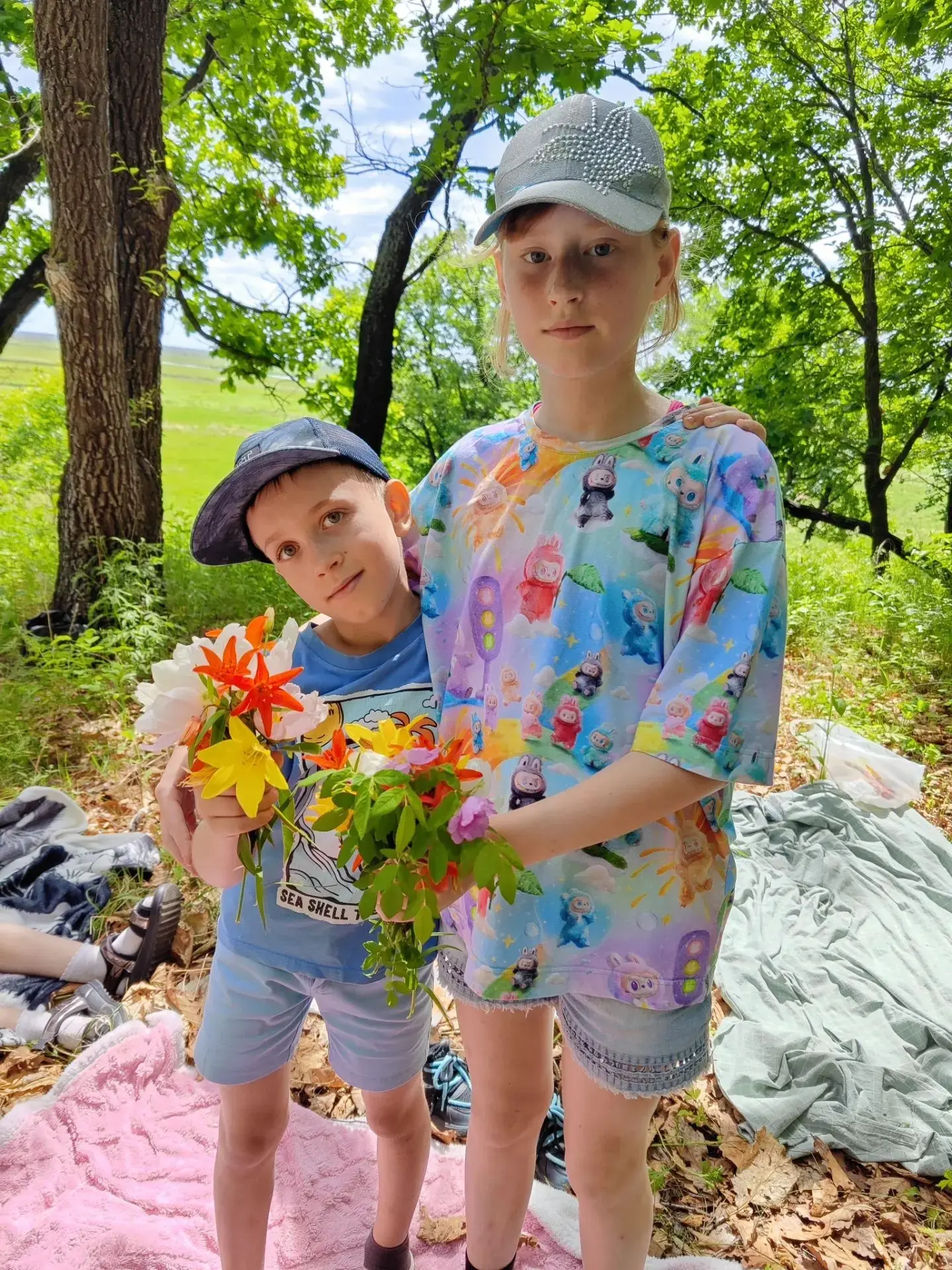 Солнечная погода 🌼— отличный повод для приключений! Пока солнце балует нас теплом, ребята из пришко