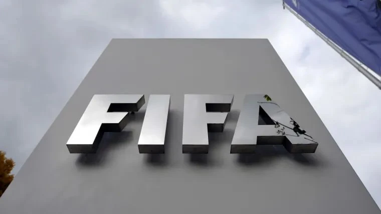 FIFA допустит российскую сборную к участию в новом турнире для игроков не старше 15 лет, сообщил ген