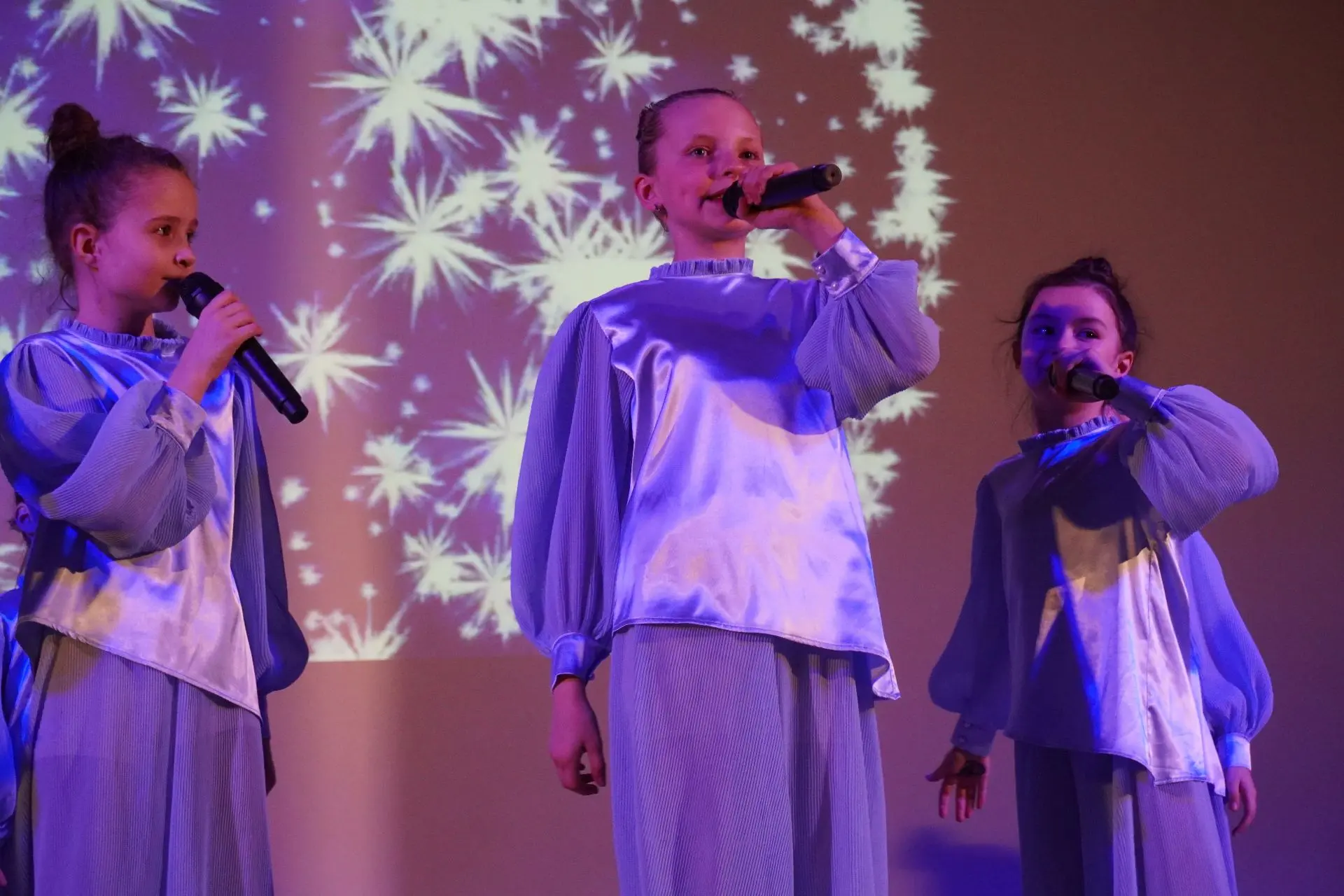 🎉 Лучших представителей системы образования города наградили в Барнауле   В среду, 8 апреля, на площ