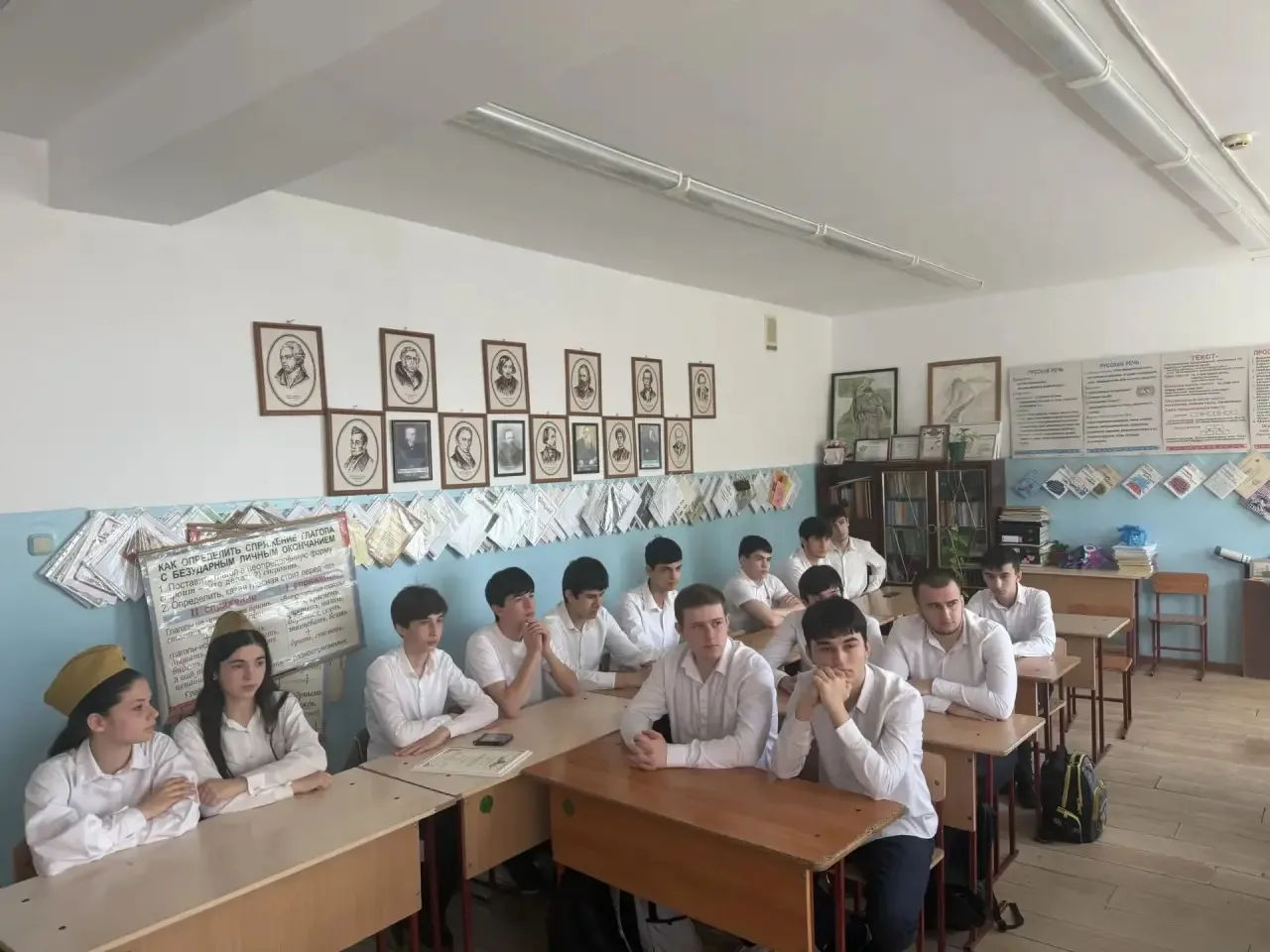В 11 «А» классе МБОУ «СОШ 12» прошёл классный час «Память народа жива»  8 мая 2026 года классный рук