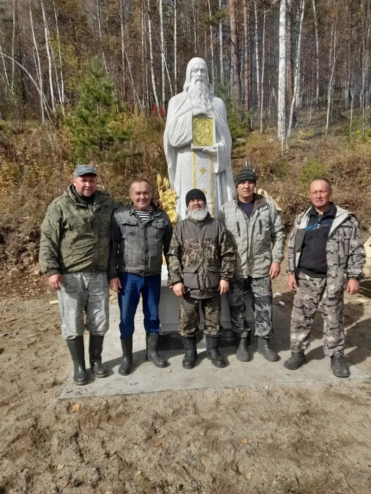 Всем миром: в чикойских горах открыли памятник небесному покровителю Забайкалья