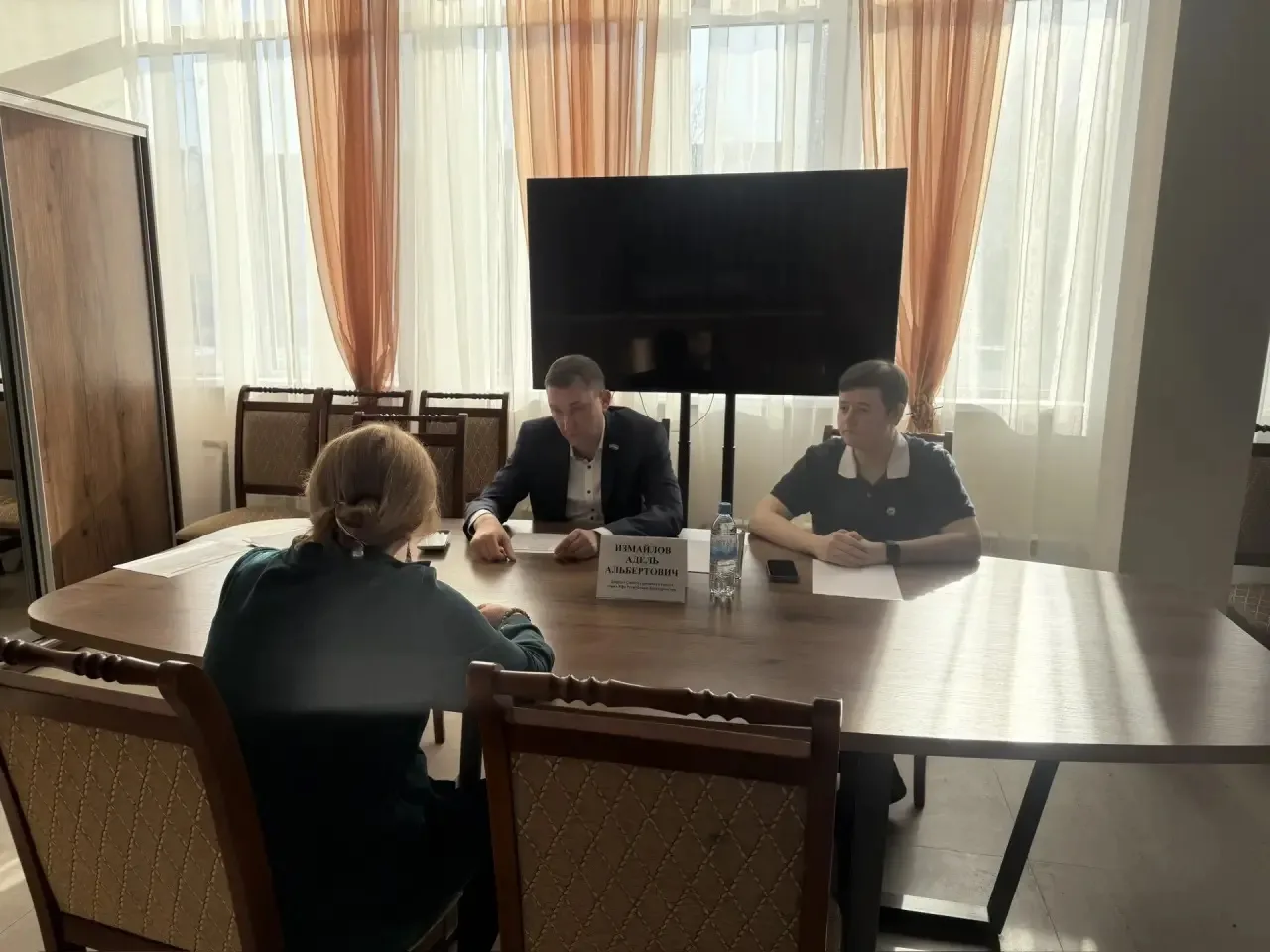 Провел прием жителей Демского района