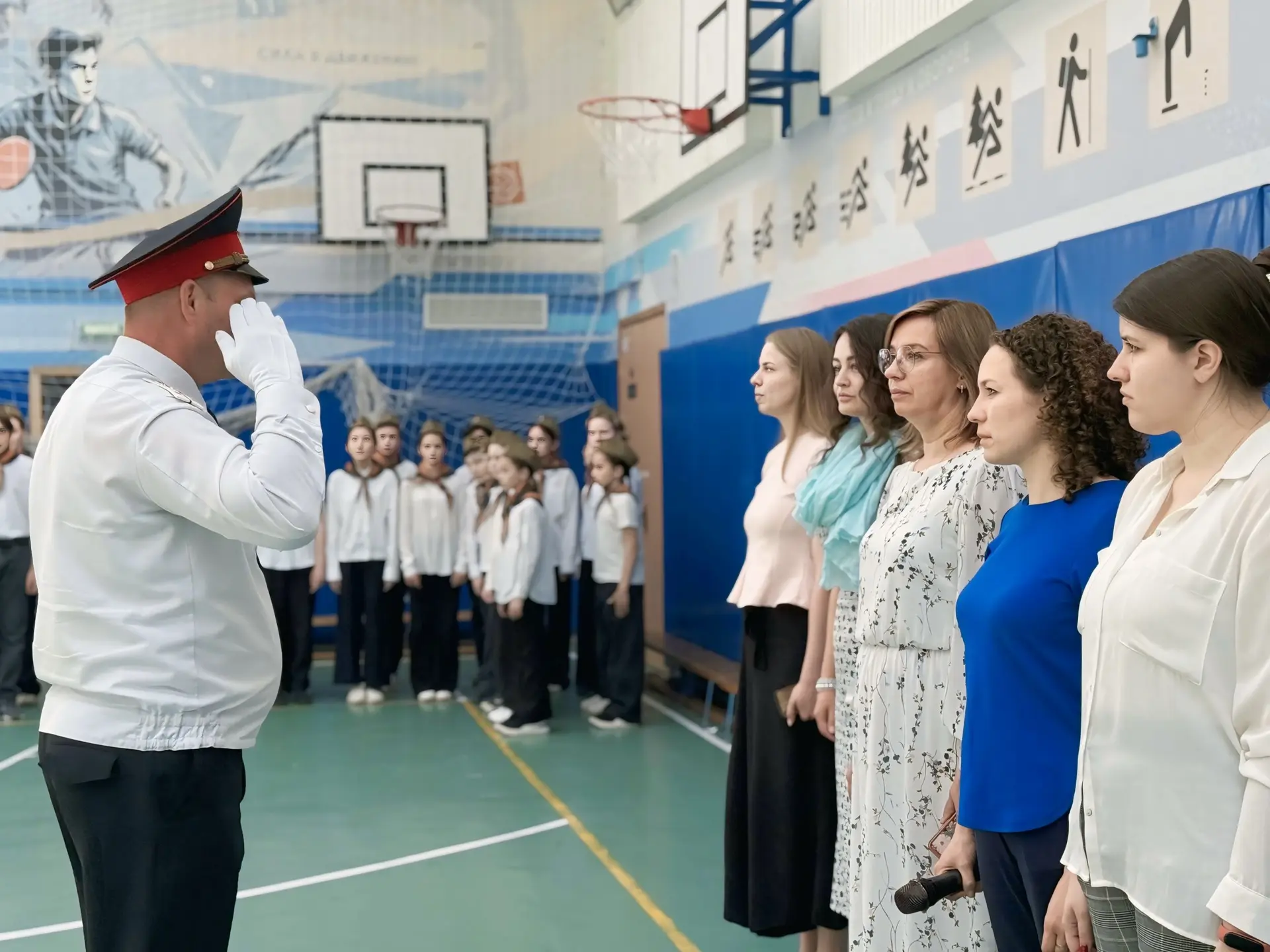 Защитники растут! 💪 Как у нас прошел «Смотр строя и песни»  В нашей школе прошел ежегодный смотр, по