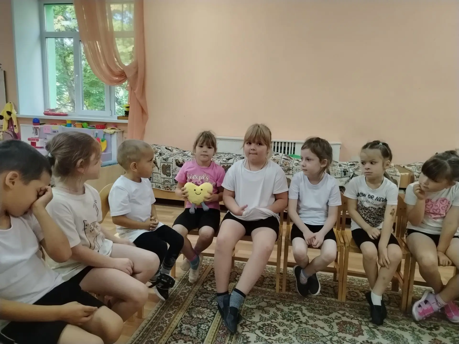 💖 Сегодня в нашей подготовительной группе мы занимались очень важной темой - "Сердечко...