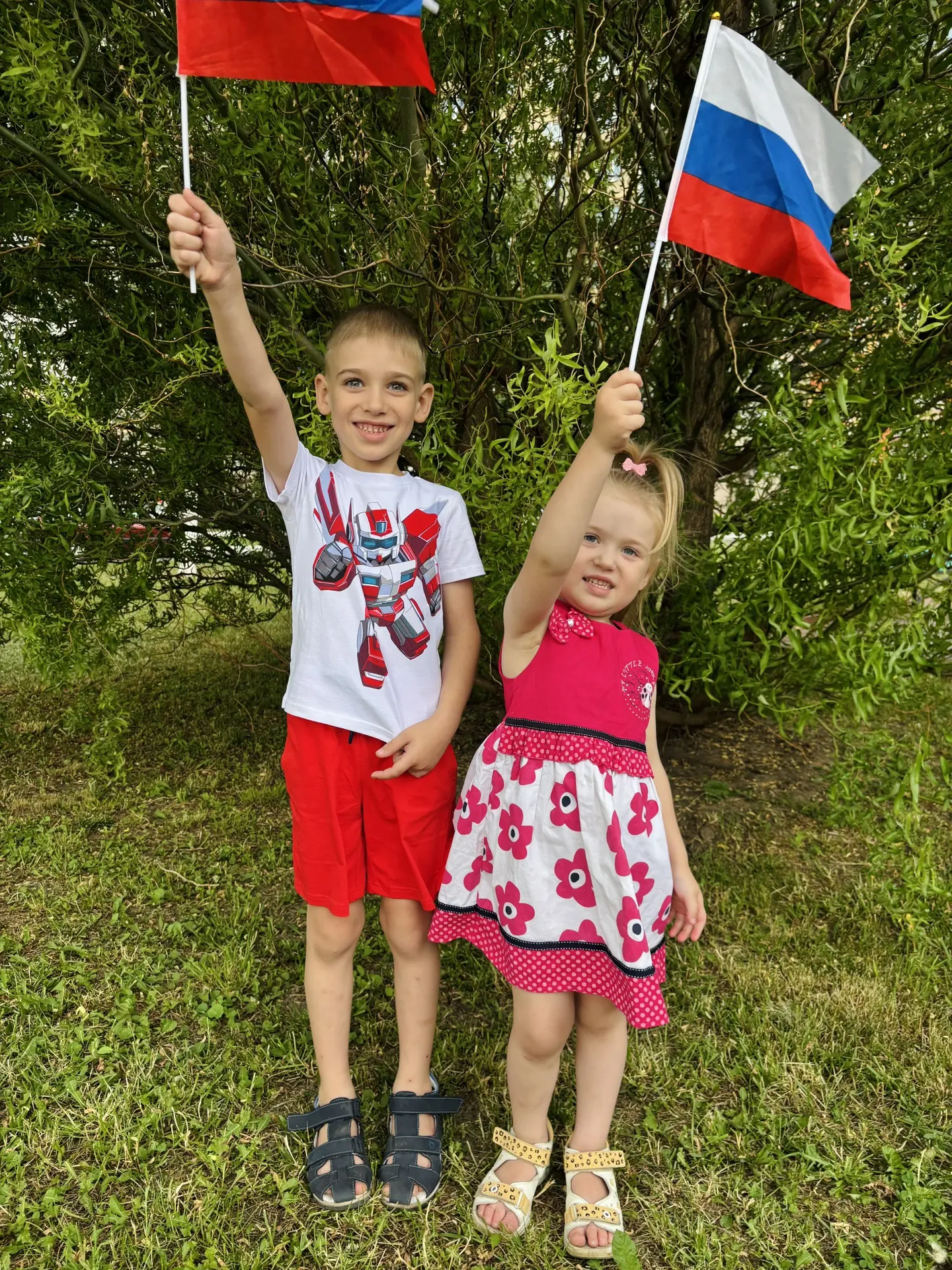 С Днём России! 🇷🇺
Россия — это не просто страна на карте. Это дом. ❤️