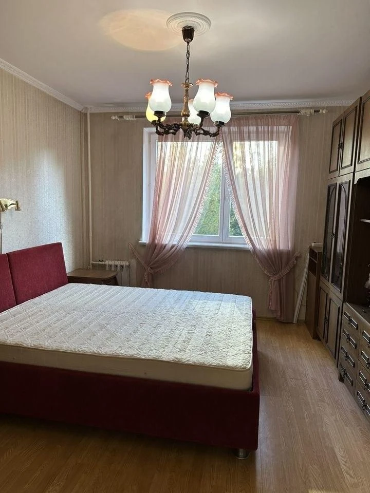 Метро: Улица Академика Янгеля
(5 мин пешком)

Варшавское ш., 152к6
2-комнатная квартира


ПИШИТЕ В В