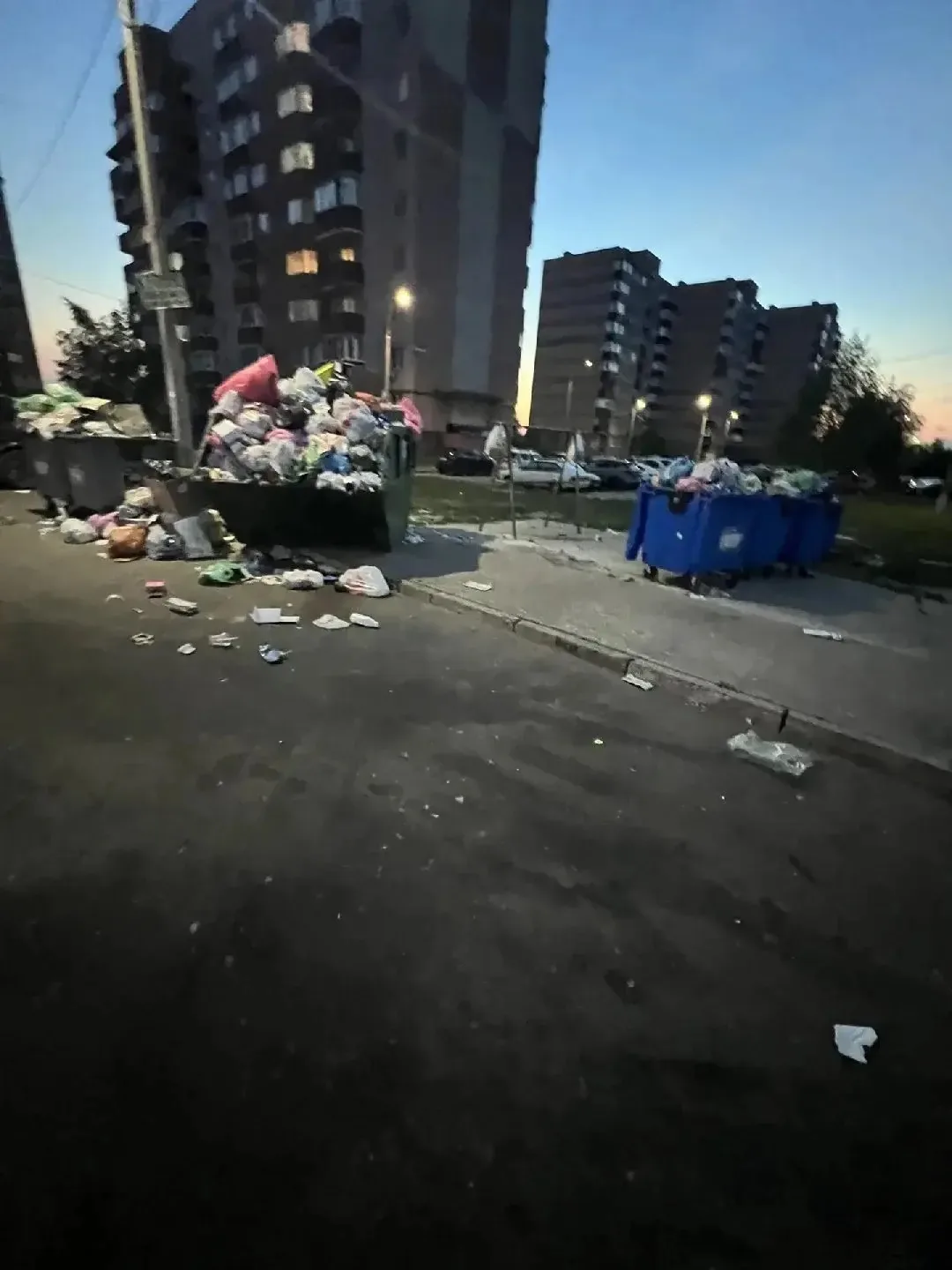 🤢Жители дома №63 на проспекте Ильича пожаловались на вонь, антисанитарию и крыс во дворе