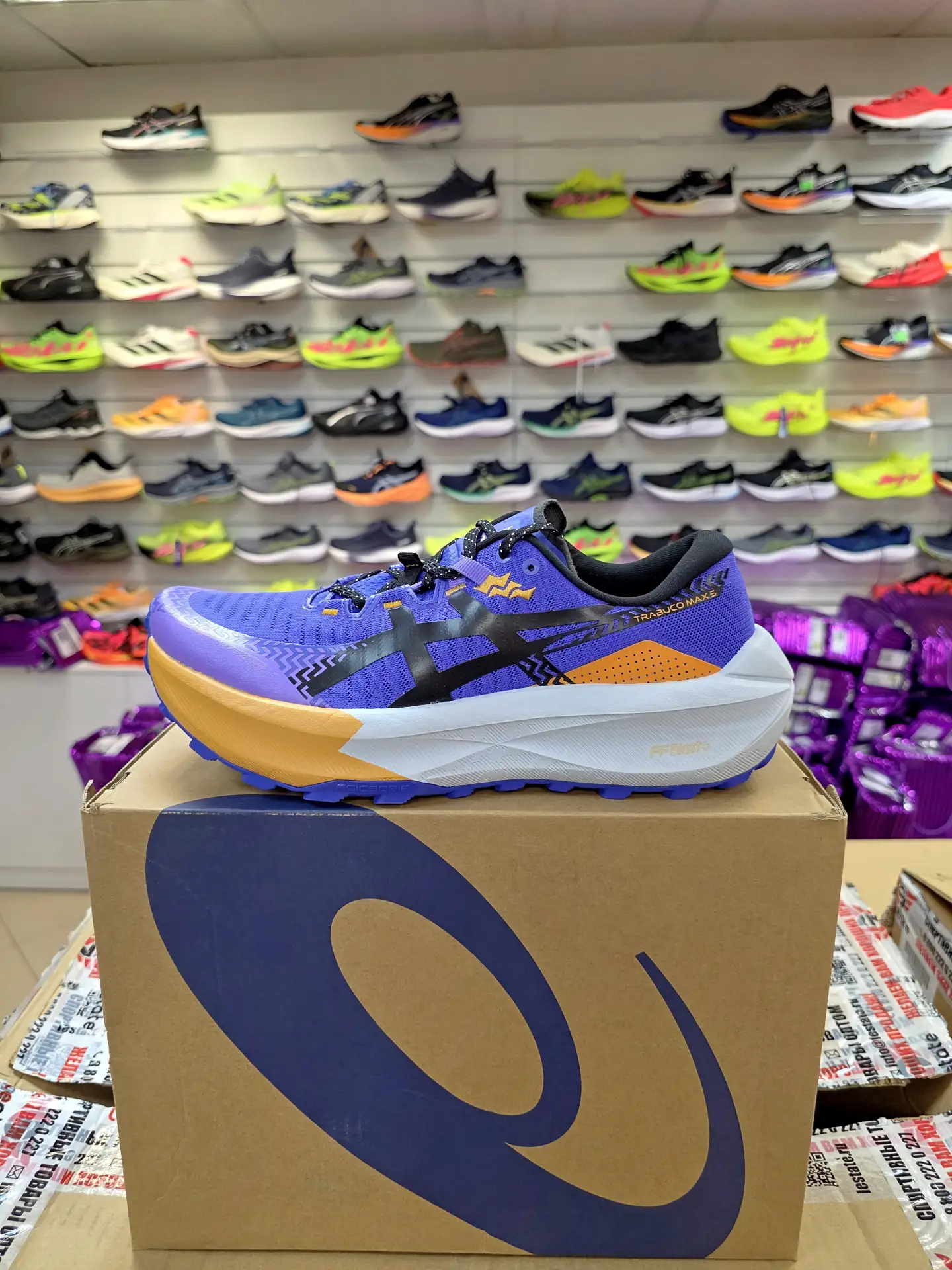 Asics Trabuco Max 5
В наличии 28,25 см
Остальные расцветки и размеры под заказ 
Для заказа обращатьс