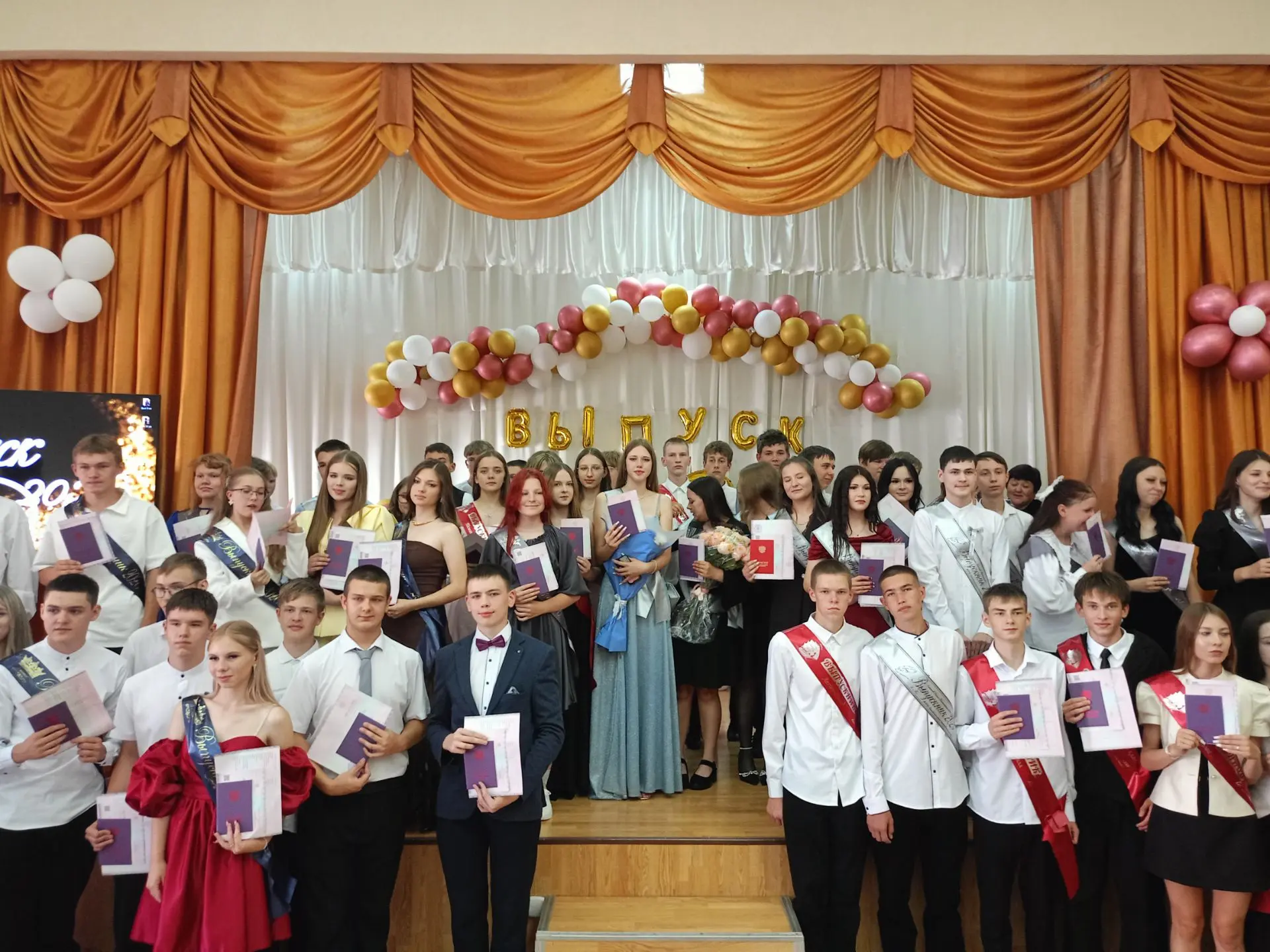 Торжественное вручение аттестатов в Крапивинской средней школе!

Сегодня у наших выпускников 9-х кла