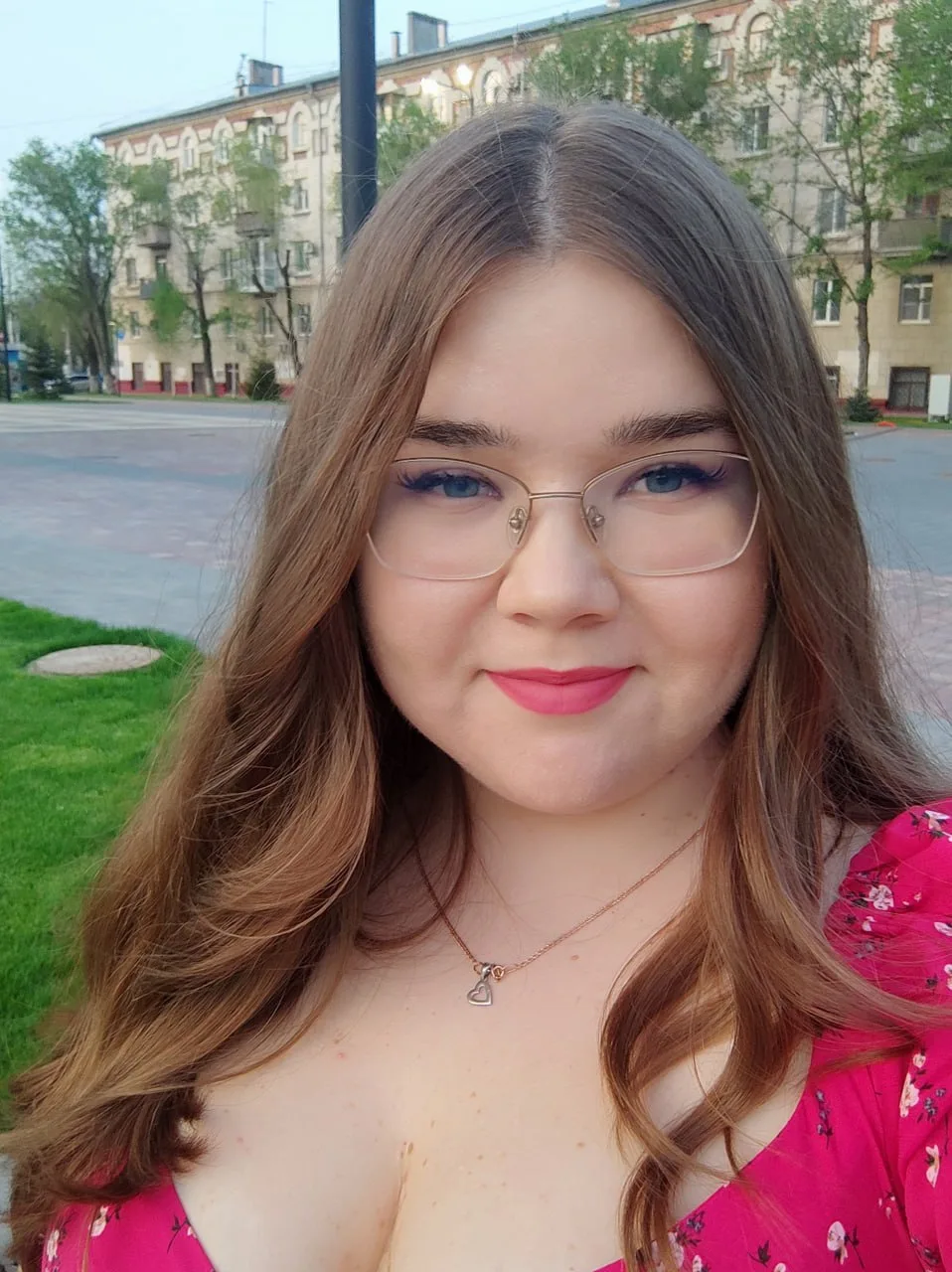 Здесь учатся говорить на английском, а не просто "знать” правила