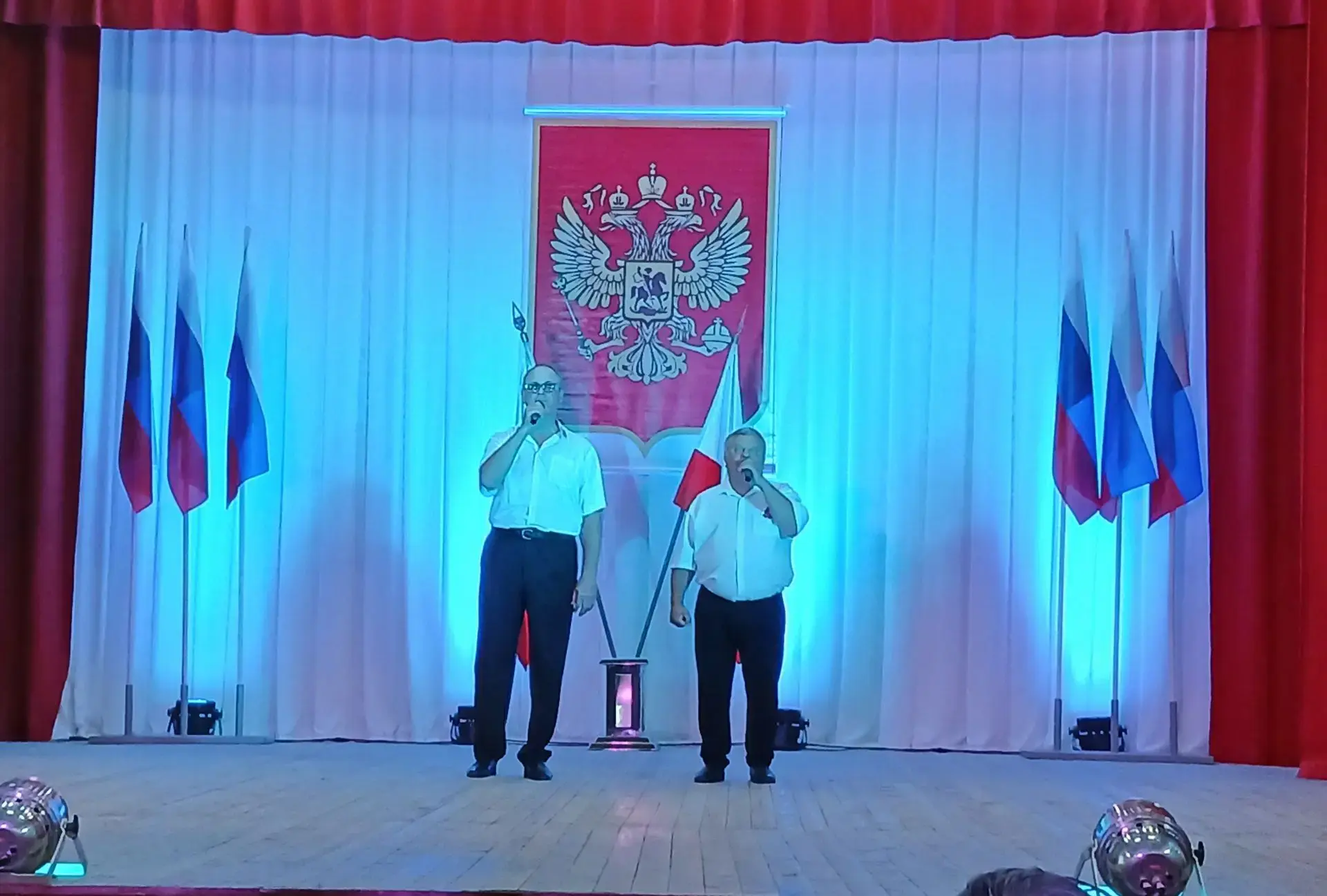 🎤Финальным аккордом праздничного действа, на котором звучали песни в исполнении Алекса...
