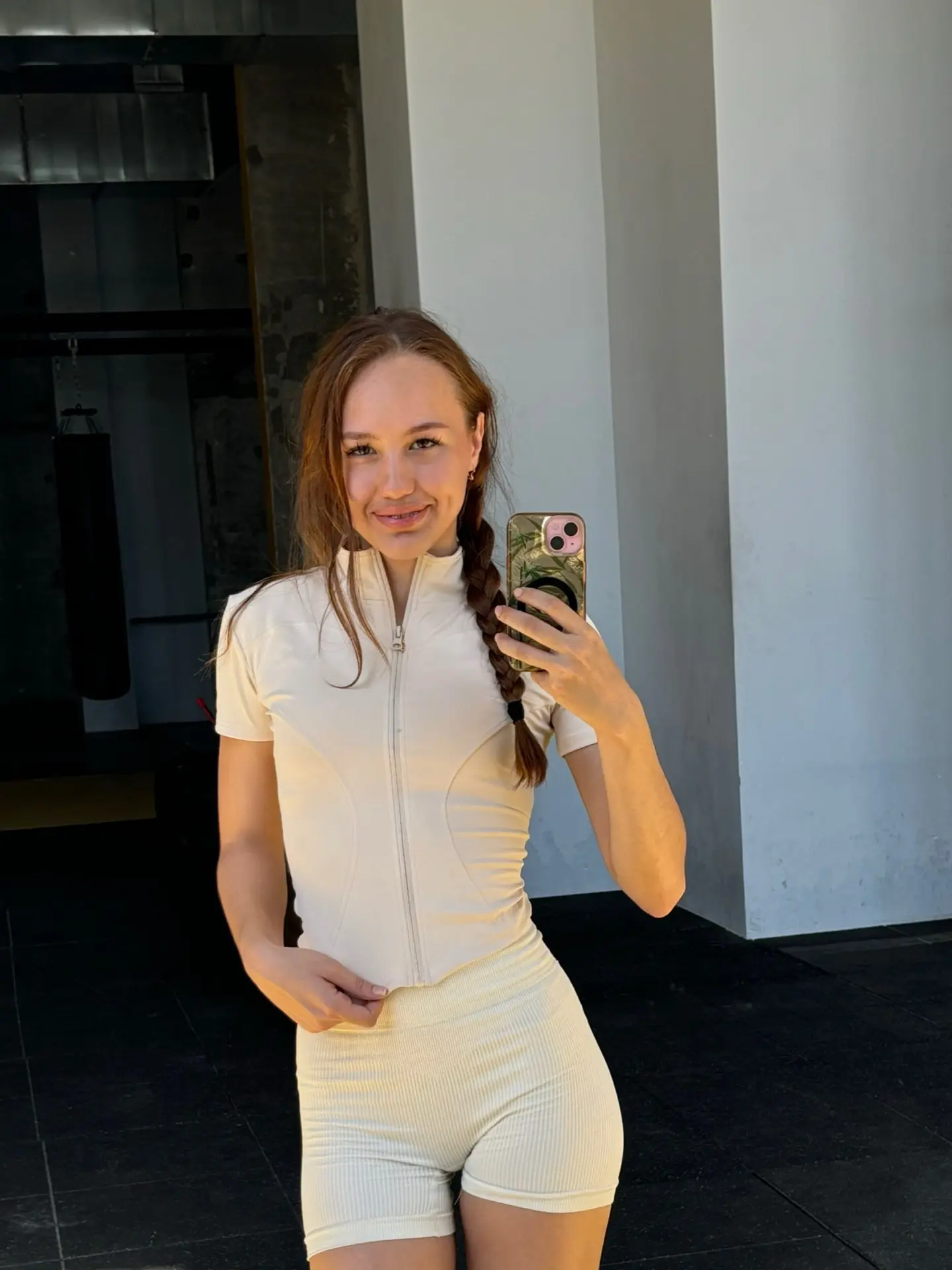 Сегодня на трене с утреца🏋️‍♀️
Настроение 11/10🤤
🍒Оцените свое настроение от 1 до 10🍒
