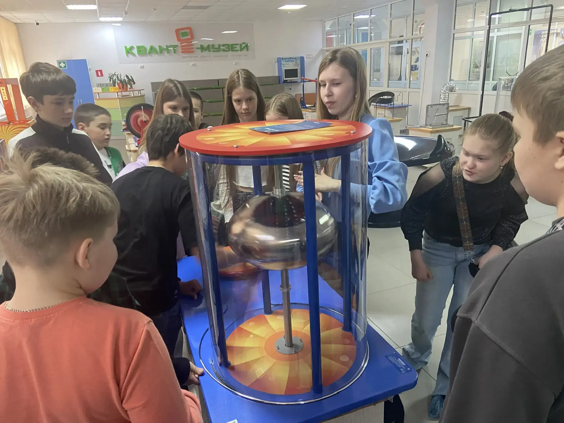 🚀 Наши шестиклассники отправились в настоящее научное приключение — посетили **«Детский технопарк «К