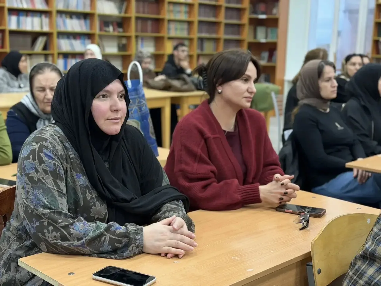 Родительское собрание в гимназии: профилактика нарушений среди подростков  23 апреля в актовом зале 