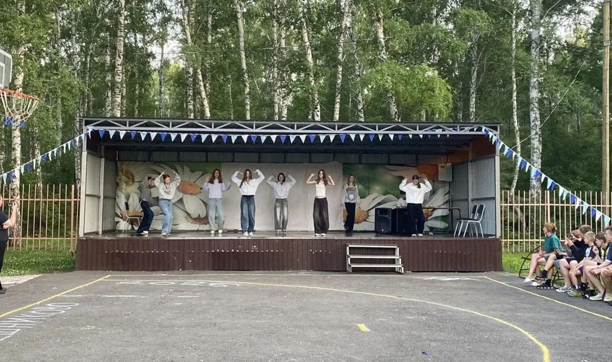 🎉  По-настоящему творческое лето! 🎉

Ребята из детской школы искусств не расстаются с вдохновением