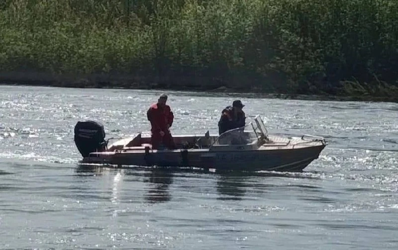 😱На Октябрьском мосту спасли девушку