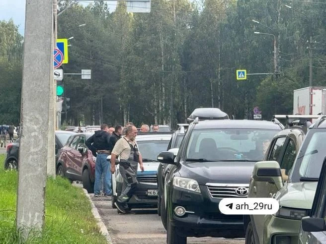 Топливный вестник, господа и дамы: десятки часов в очередях, конфликты на заправках и р...