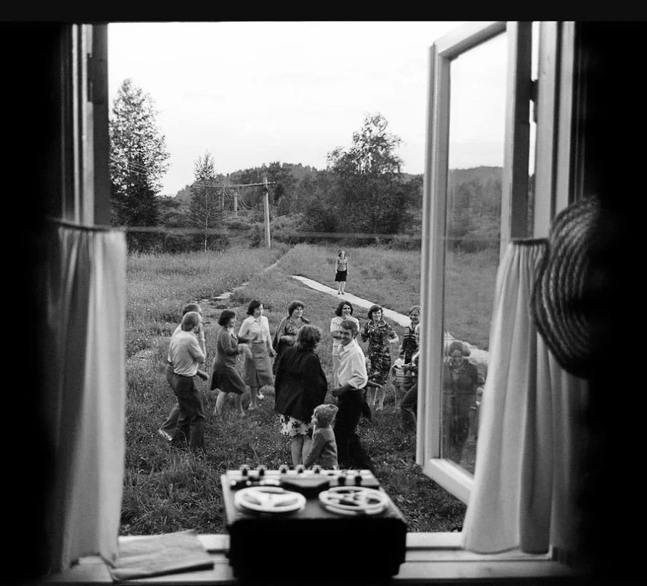 Туристический лагерь близ Междуреченска, СССР, 1978 год.

Прекрасное далёко