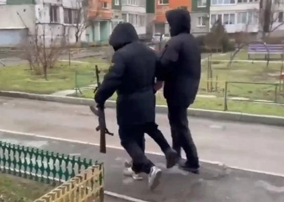 19-летний волгодонец отработает 380 часов за стрельбу по прохожим.

Молодой человек стрелял с девято