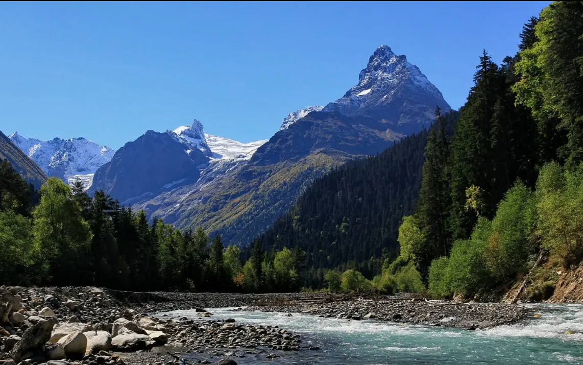 🏔 Домбай без лыж существует. И он прекрасен.