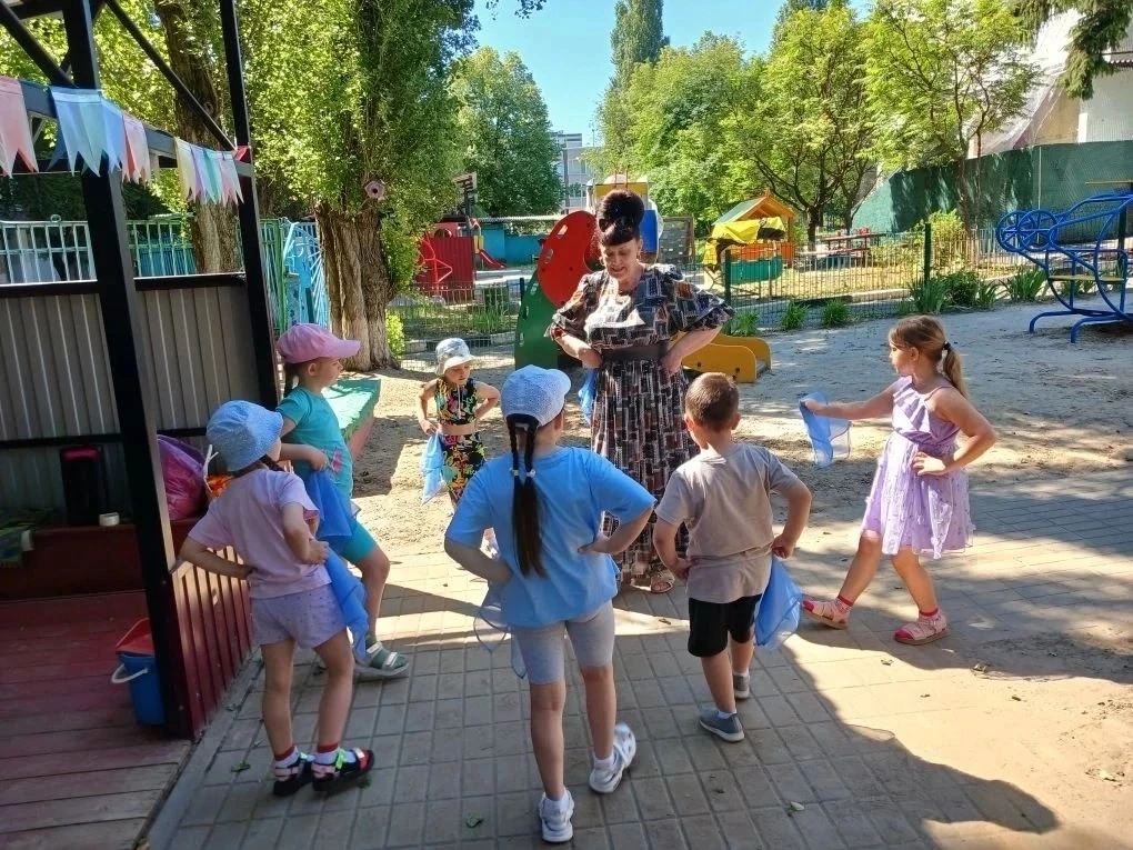 🪗💃 «ДЕНЬ МУЗЫКИ И ТАНЦА»

Сегодня в нашем детском саду гремела музыка и звенел детский смех! В рам