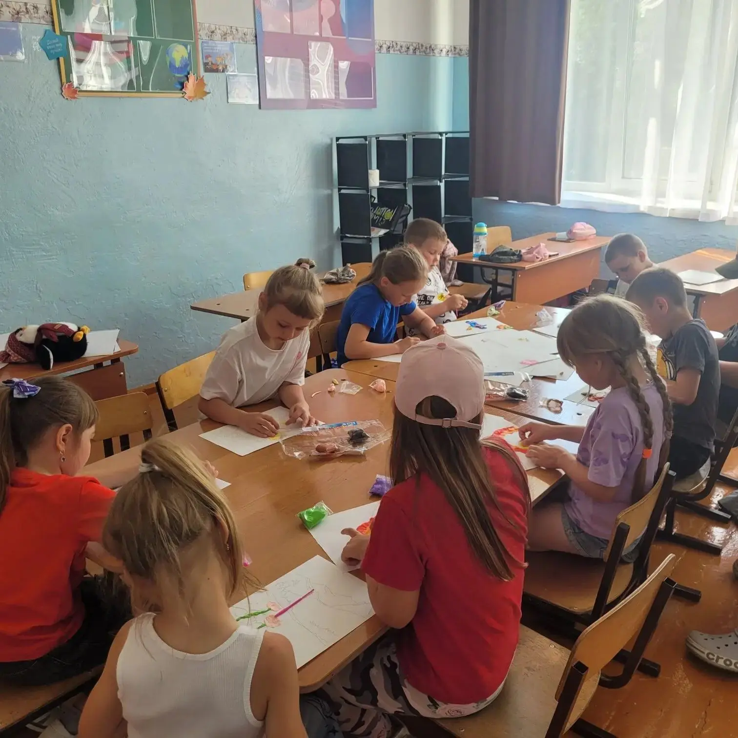 🌞Сегодня в нашей "ИЗО‑студии" царил мир ярких красок и удивительных форм. Под руководством педагога