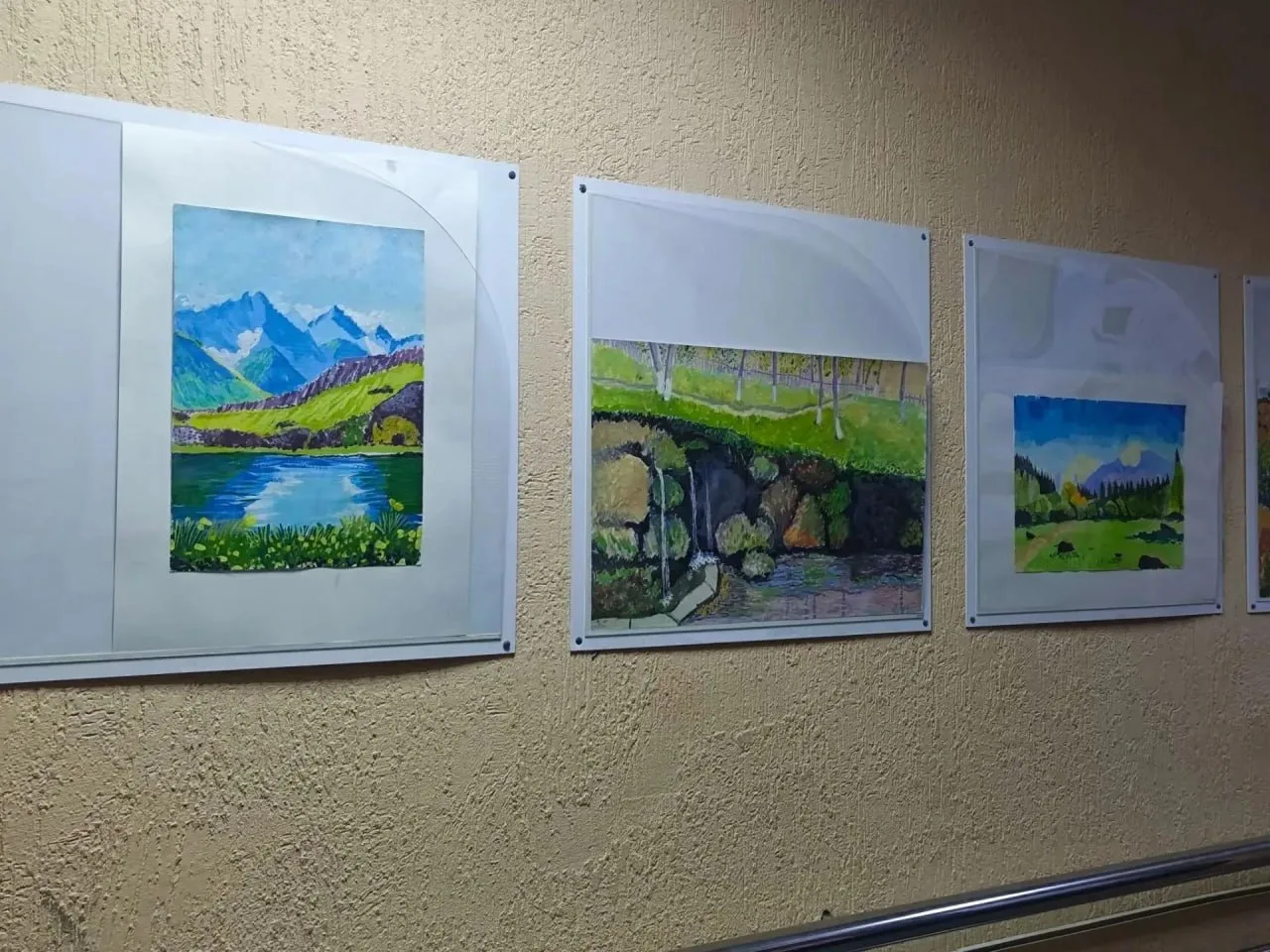 В Городском Доме Культуры Ессентуков открылась выставка «Ставрополье - край родной» 🖼✨