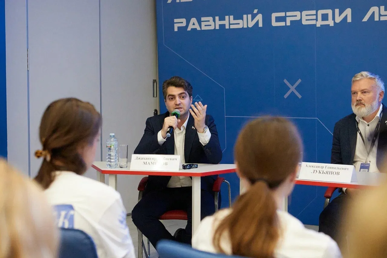 💬 Когда разговор — это больше, чем просто слова

Как говорить о разных культурах без стереотипов? М