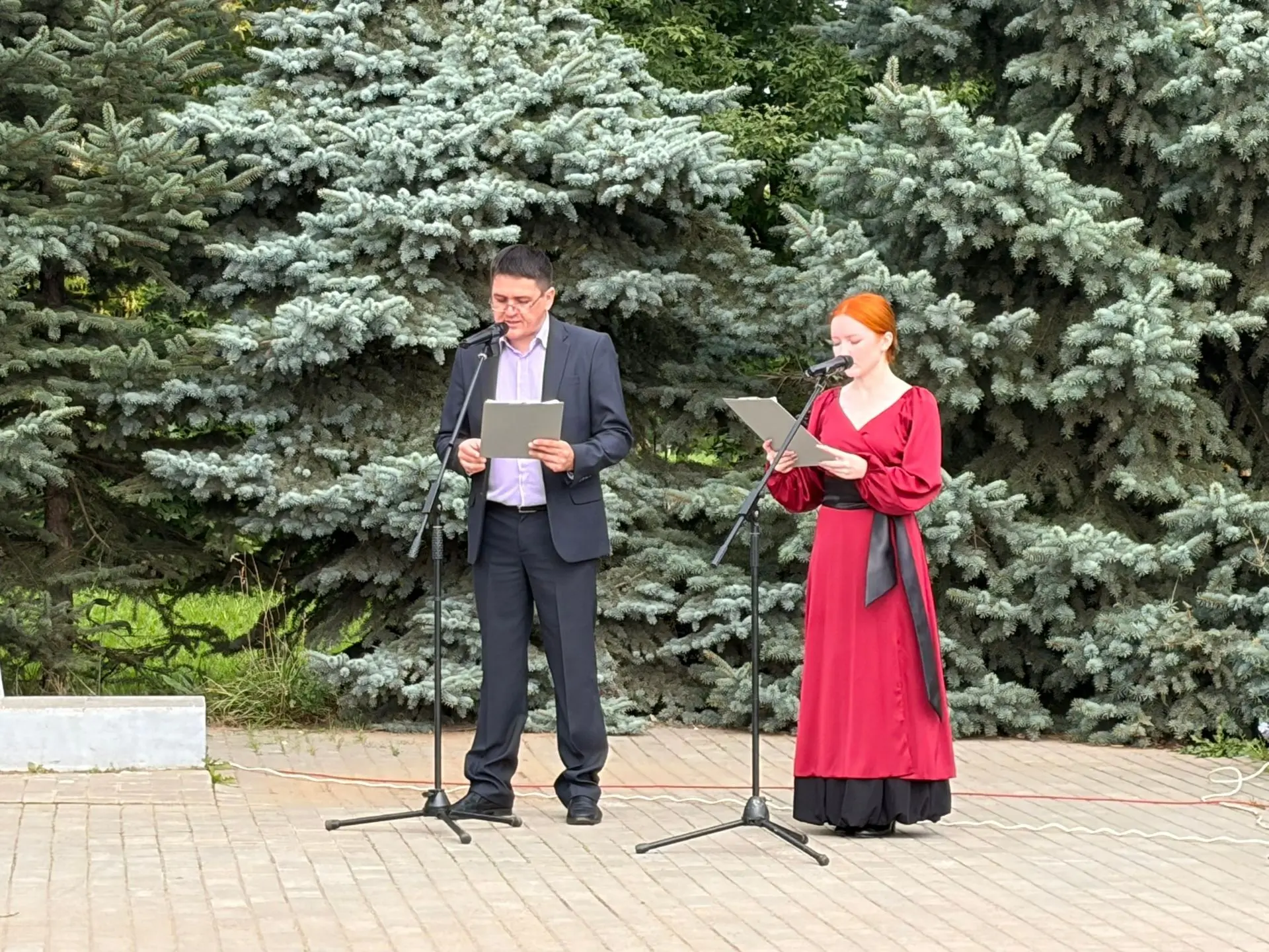 🎉 Сегодня, 3 сентября, возле мемориала участникам Великой Отечественной войны прошёл м...