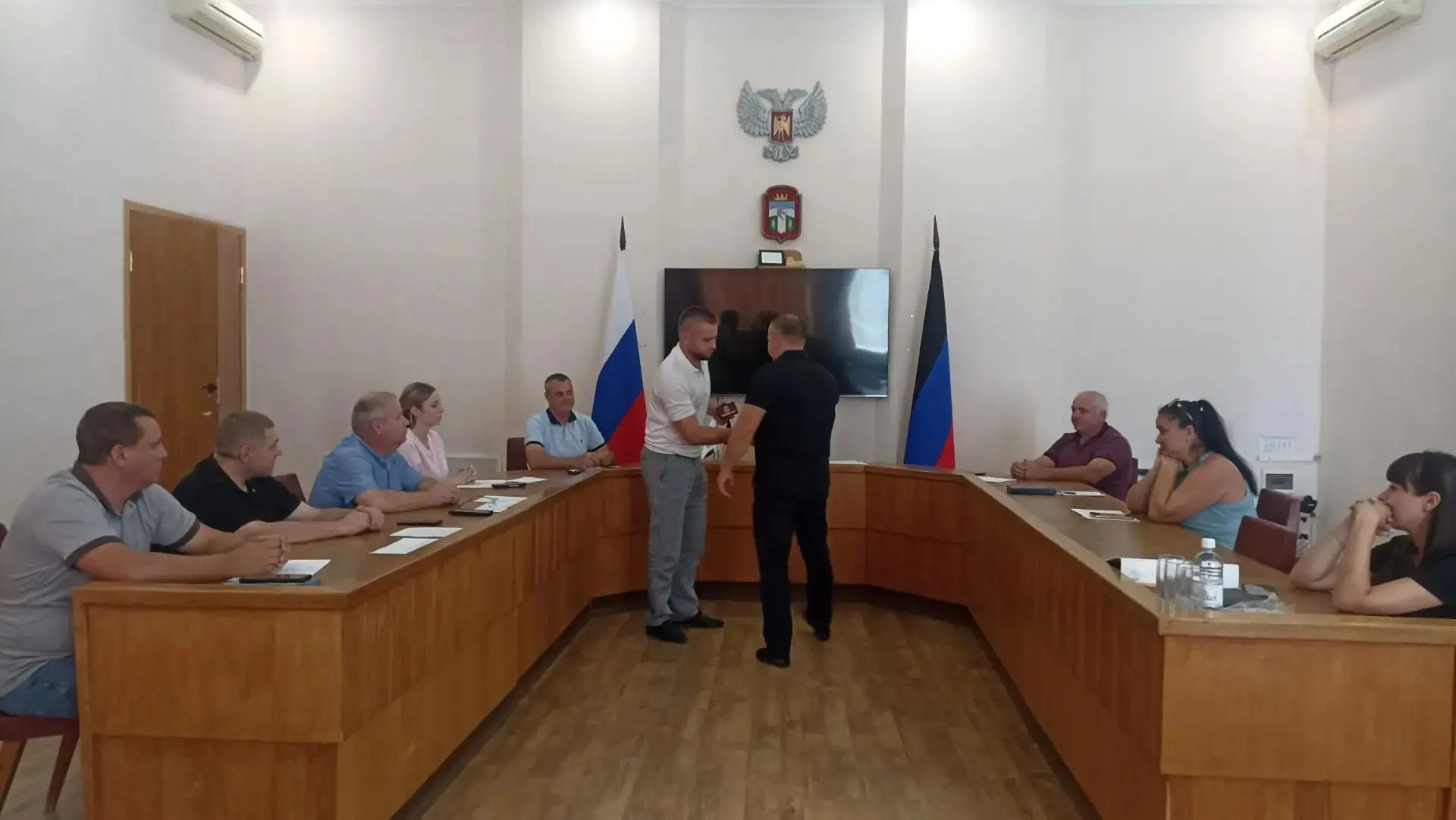 Сегодня состоялось вручение удостоверений депутатам Тельмановского муниципального совет...