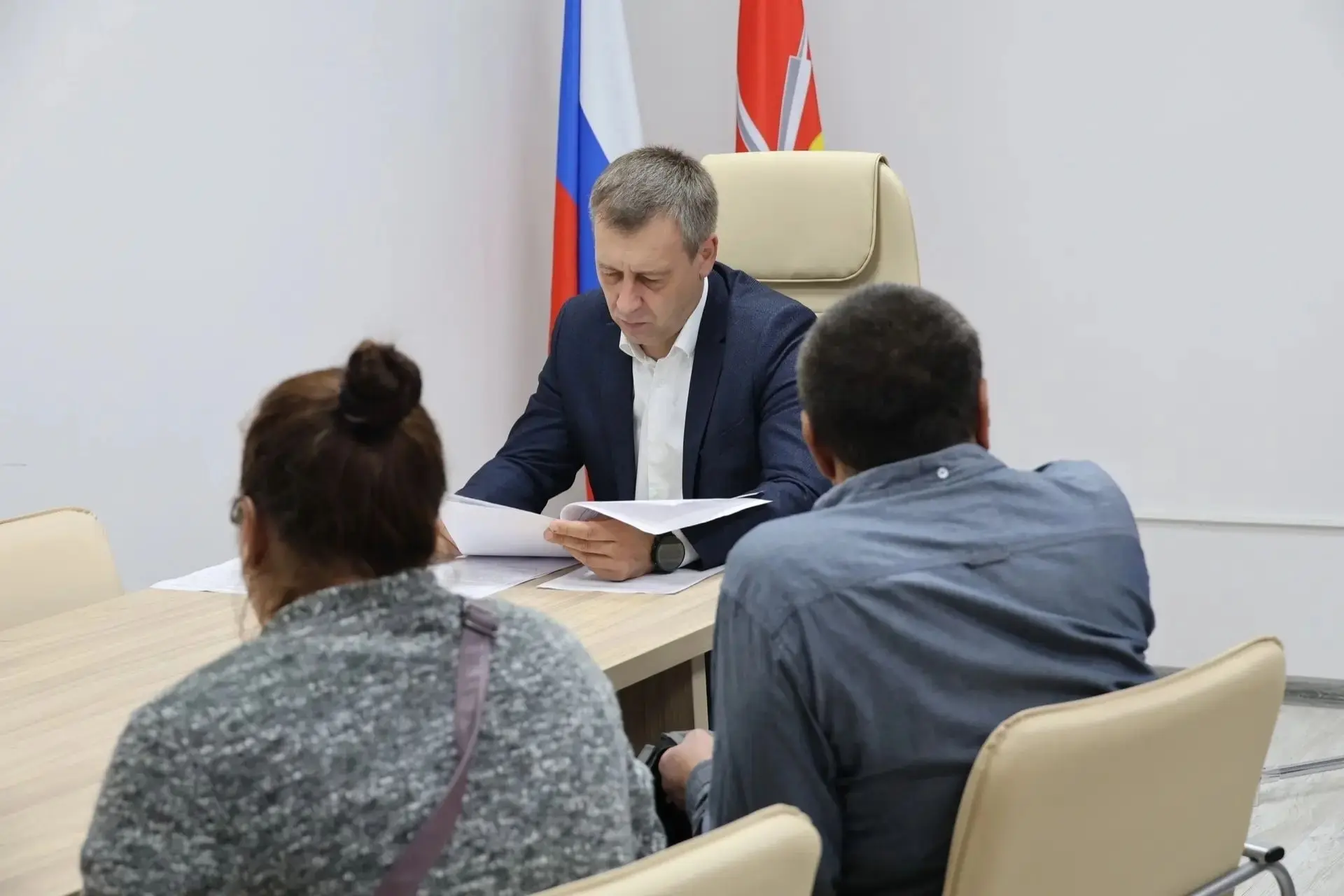 Провел личный прием граждан