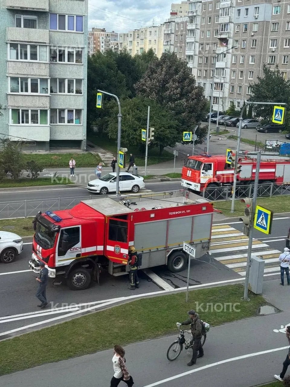 🧯На Сельме рядом с ТЦ «Экватор» загорелся легковой автомобиль.

По словам очевидцев, водитель и про