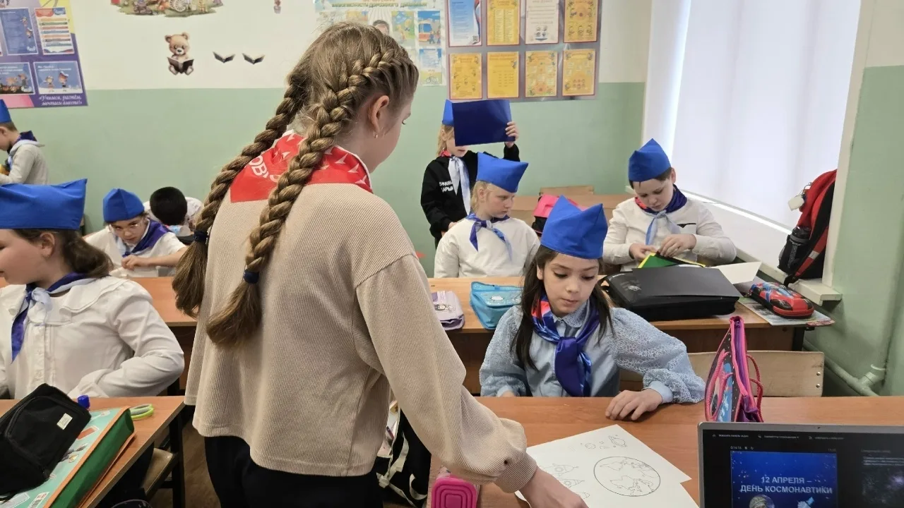 ✨ 14 апреля в 3 «В» классе прошло захватывающее занятие из цикла уроков «Орлята России» по треку «Ор