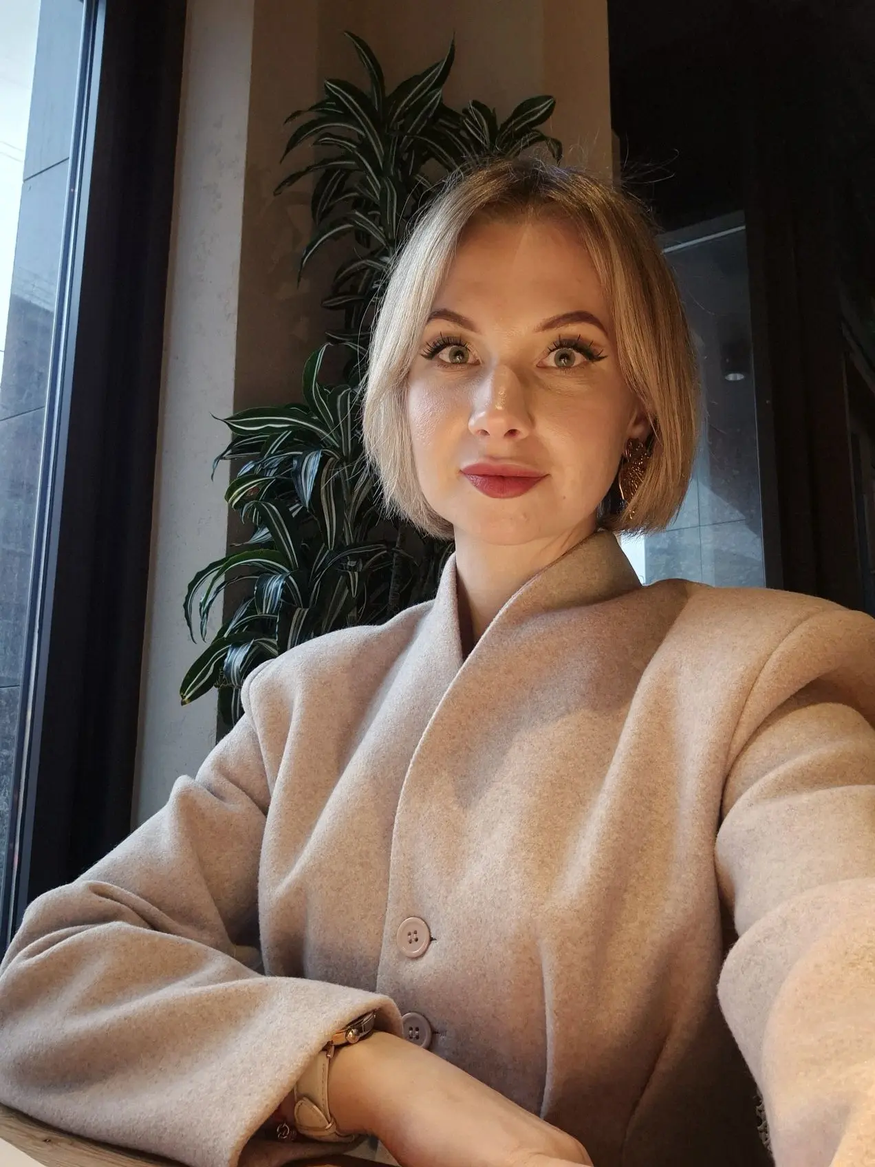 Я Марина Кузнецова, мне 37 лет.
Последние 5 лет я организую оптовые поставки из Китая любой сложност
