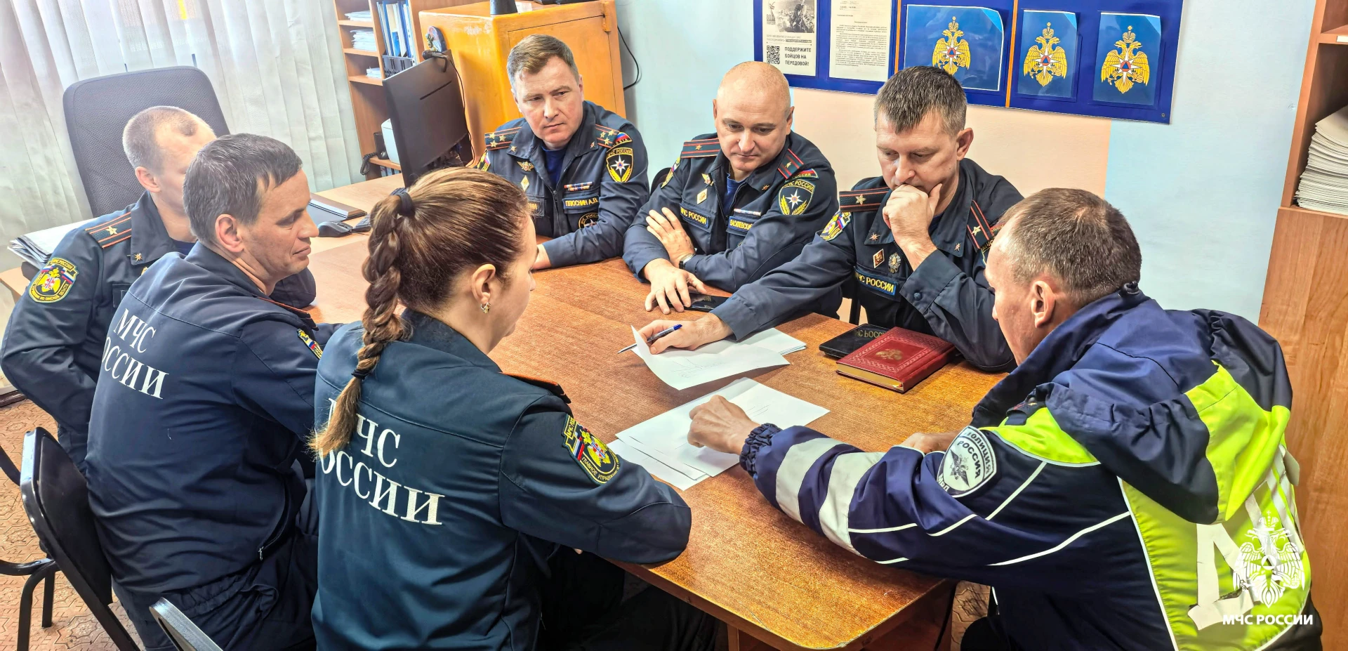 Пять улиц на перекрестке и правила для самокатов: инспектор ДПС провел «урок» для тарск...