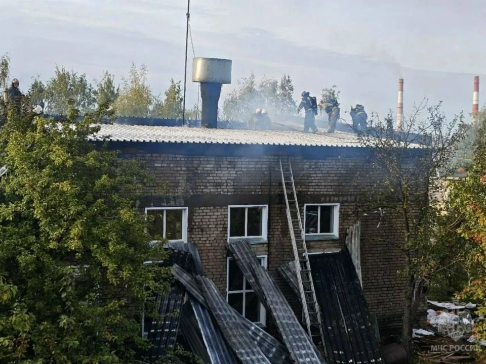 Стало известно что 8 сентября на Луганской пожар произошел на насосной станции МУП «Вод...