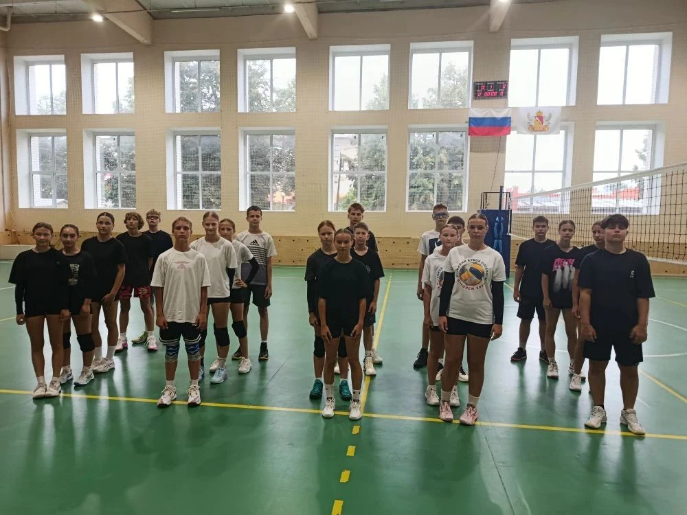 9 августа на базе Бобровской СШ им В. Л. Паткина прошёл турнир по волейболу Квадро 4*4 ...