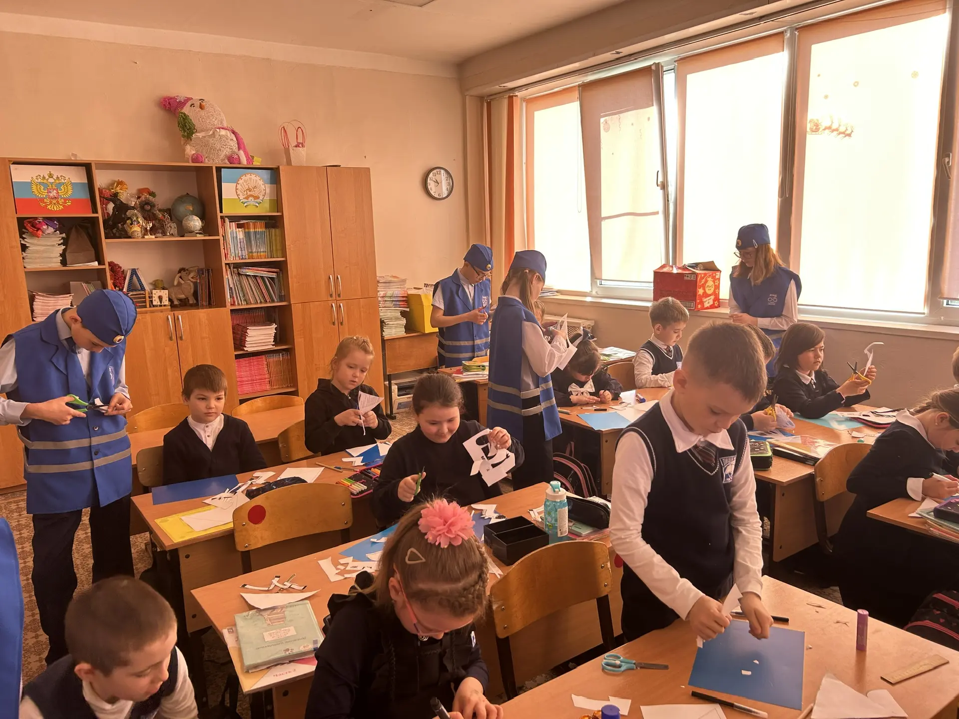 🚦 Отличная идея — «Зебра на зебре»! 🦓  Сегодня наш отряд ЮИД вместе с советником директора по воспит