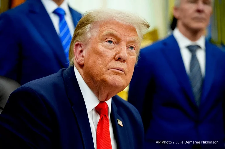 Госдолг США во время второго президентского срока Трампа вырос почти вдвое.