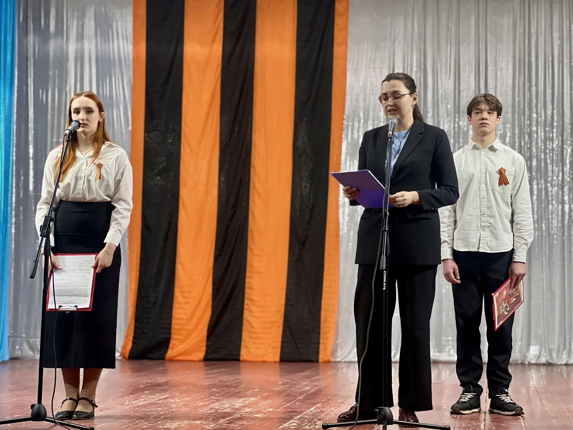 🇷🇺🕊️Ежегодный патриотический конкурс «Пою моё Отечество!» среди 7-8 классов.   💐Победителями конкурс