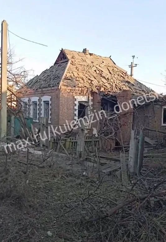 Последствия атаки на частные дома в Петровском районе Донецка