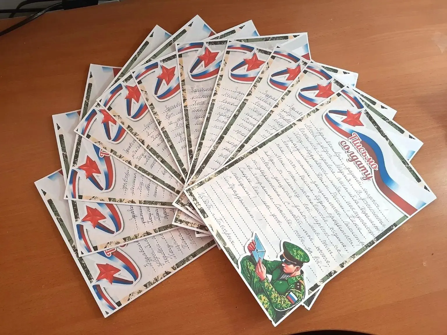 📝 Маленькие «Карамельки» — большие сердца 💌

В преддверии Дня России ребята из вокально-хорового а
