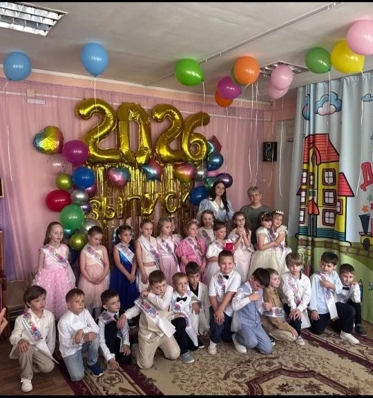 Сегодня в нашем саду состоялся праздник, который тронул до глубины души каждого - выпус...