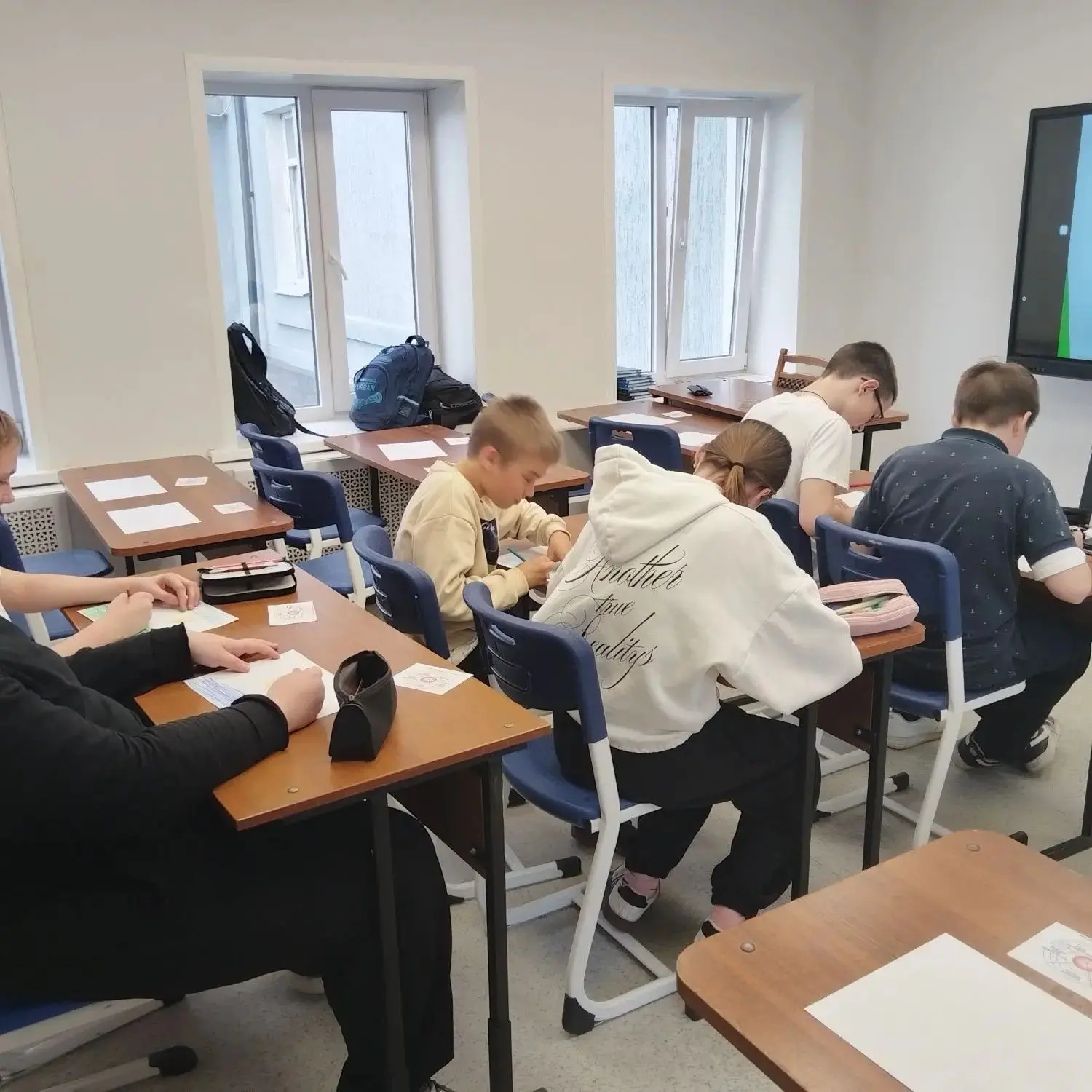 📍 «Неделя психологии» завершилась занятием в 6 «Г» классе, направленным на сплочение коллектива и ра