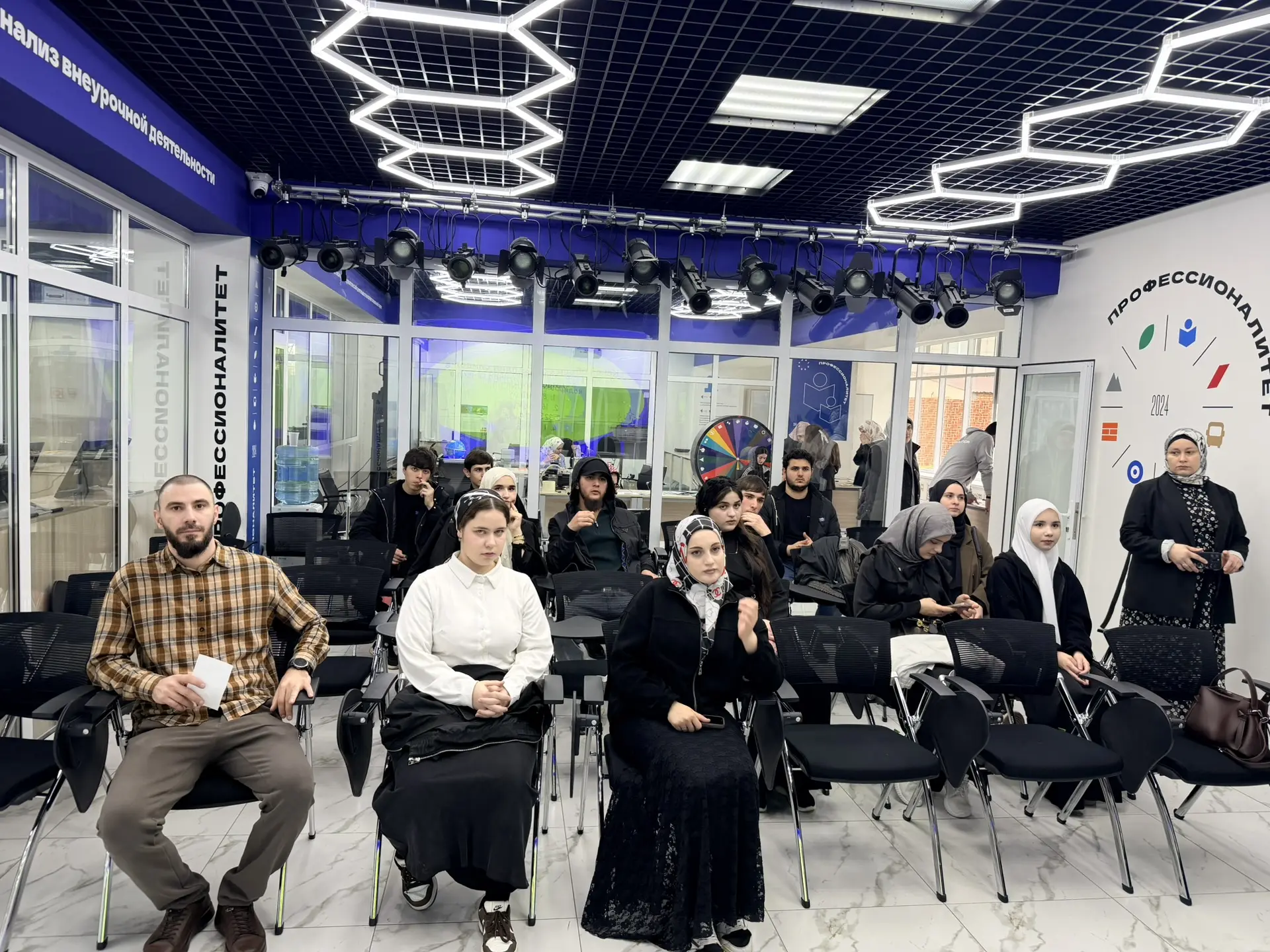 День открытых дверей в ЧГПУ  Ученики 11 класса МБОУ «СОШ 1 с.Закан-Юрт им. Д.И. Акаева» приняли учас