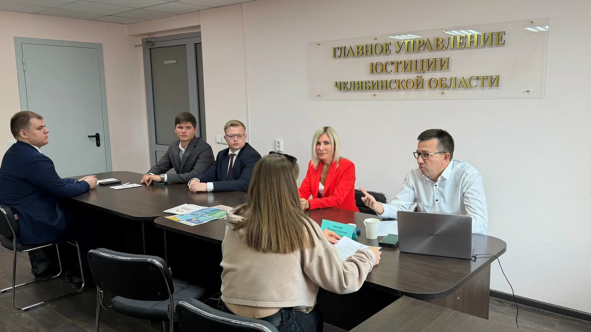 В Главном управлении юстиции прошел прием граждан с участием адвоката и студентов-юристов